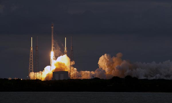 SpaceX successfully launches THAICOM 6 satellite to geostationary transfer orbit