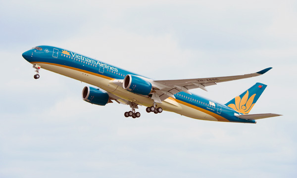 Vietnam Airlines first A350 XWB takes to the sky